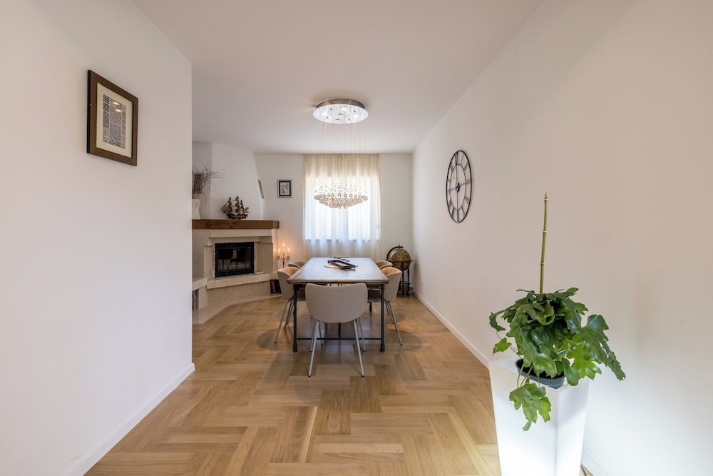 ダイニングルーム