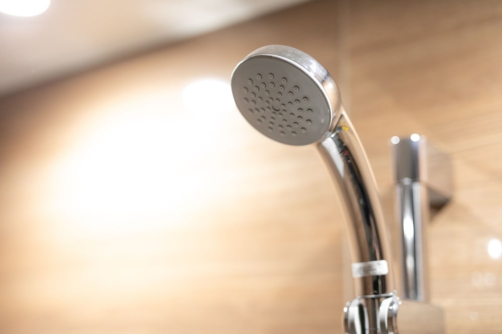 バスルームのシャワー