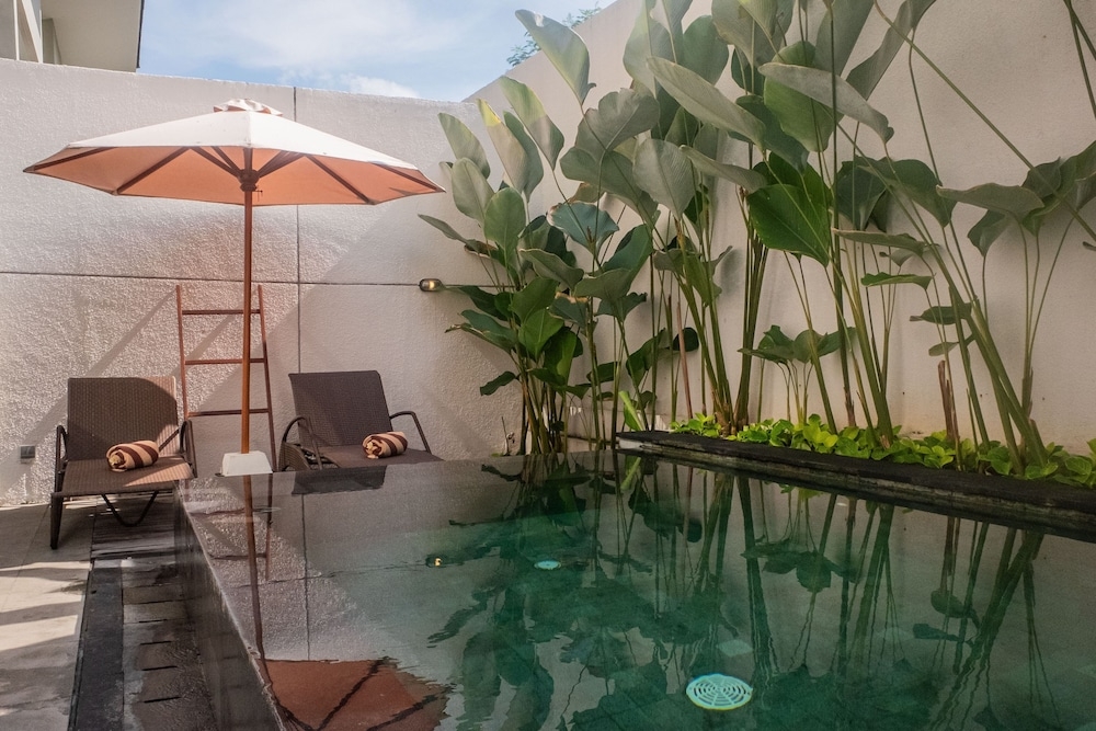 プライベートプール