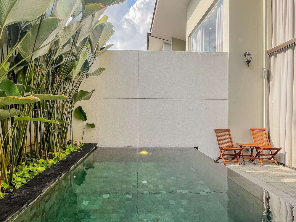 プライベートプール