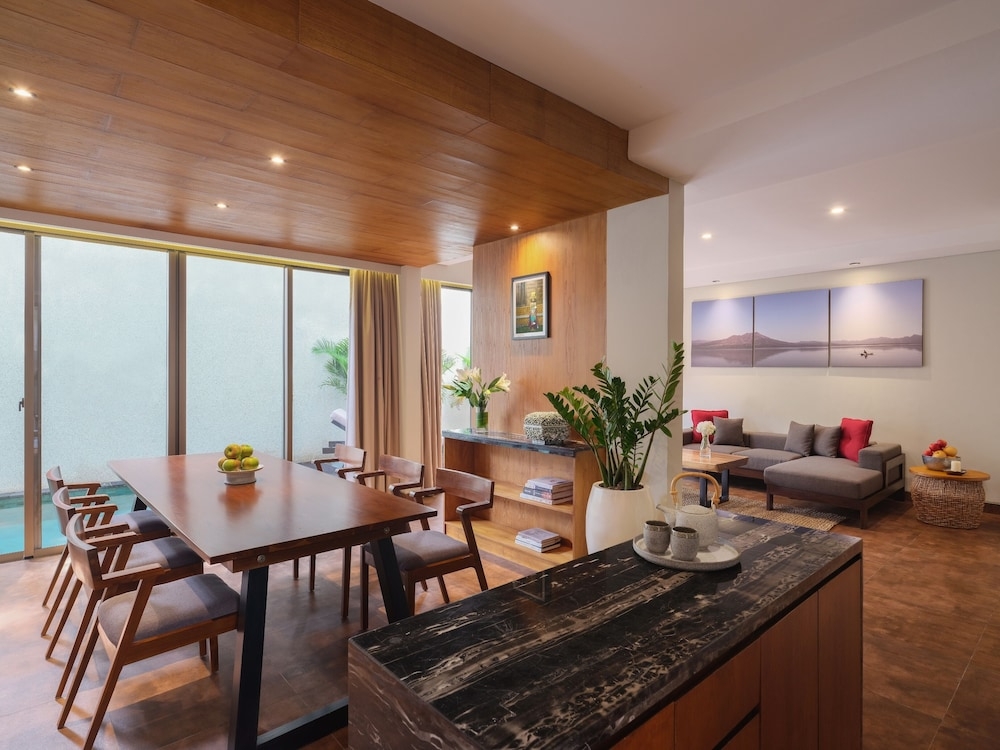 ダイニングルーム