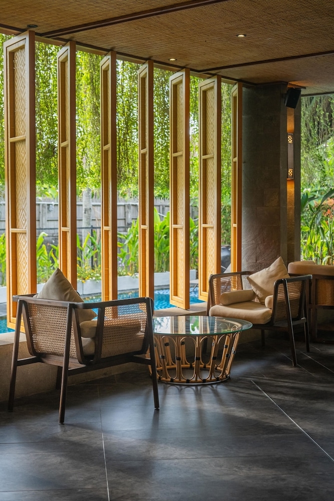 ロビーラウンジ