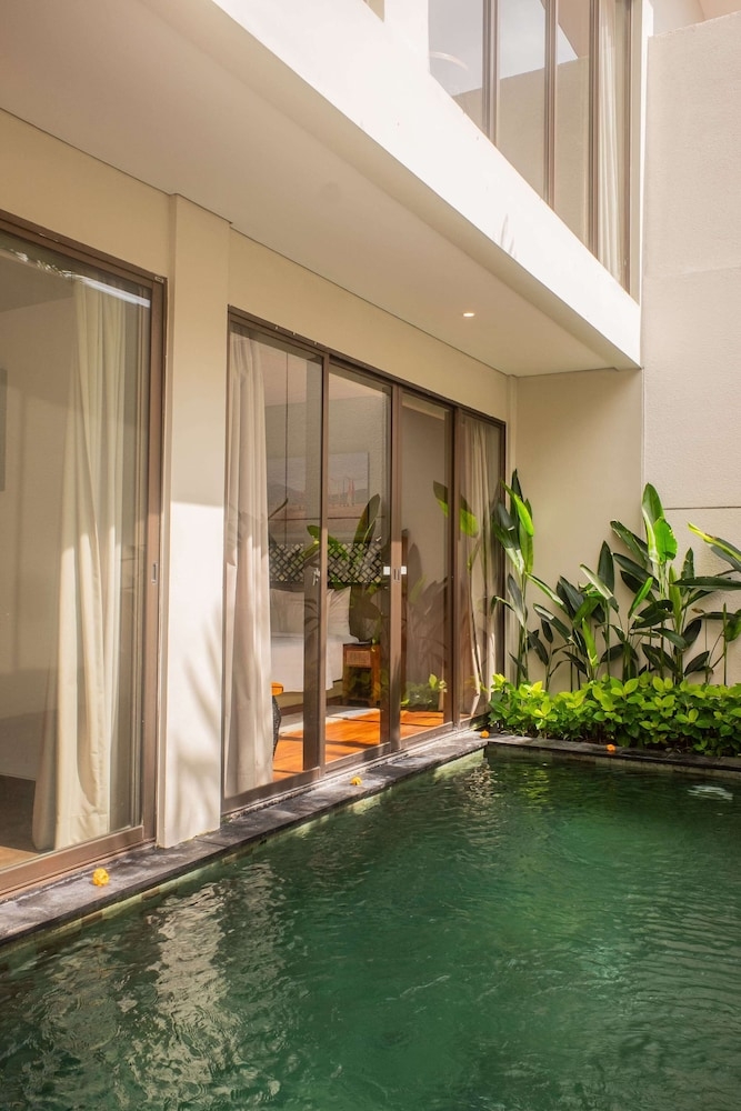 プライベートプール