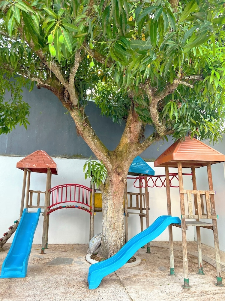 子供用の遊び場 - 屋外