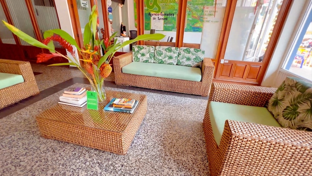 市街地へのシャトル サービス