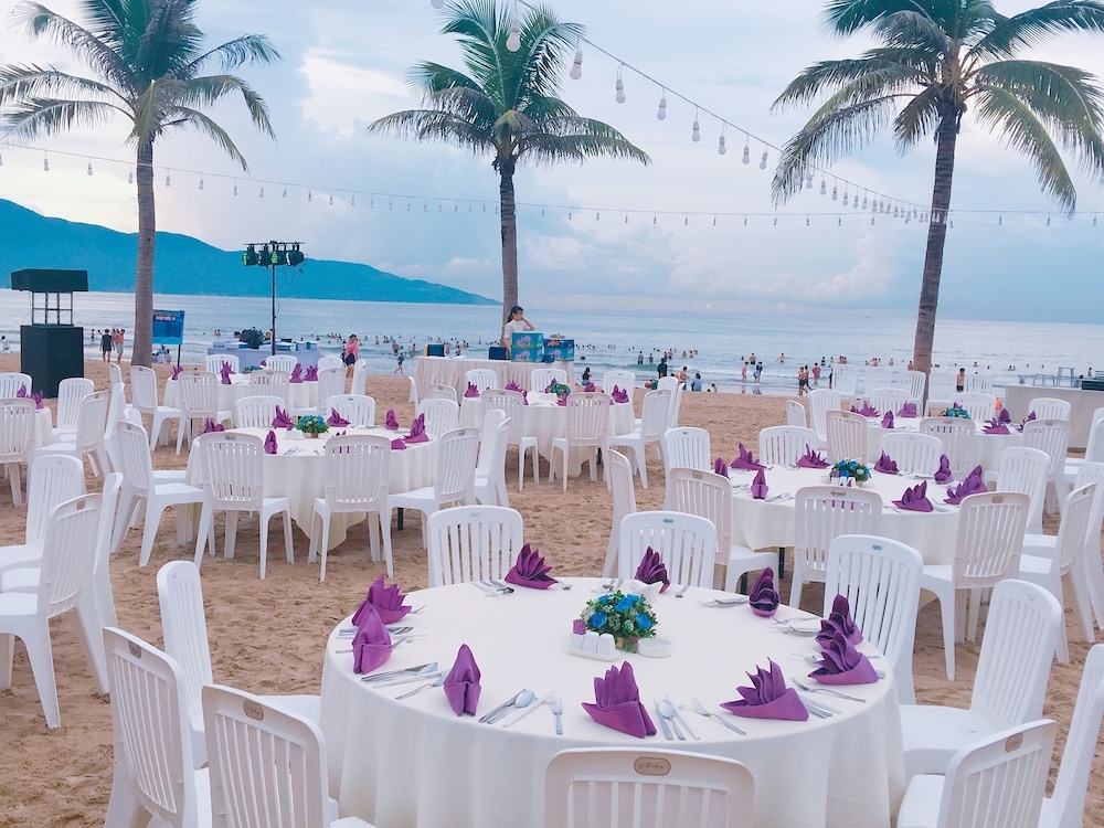 屋外バンケット スペース