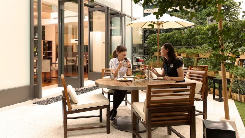 屋外ダイニングエリア