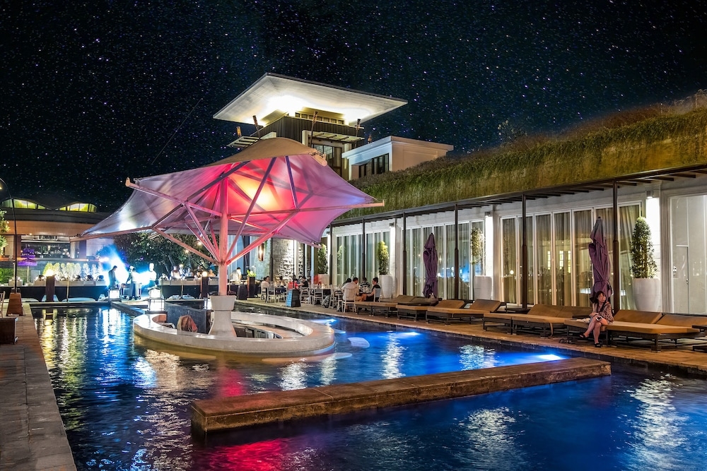 屋外ダイニングエリア