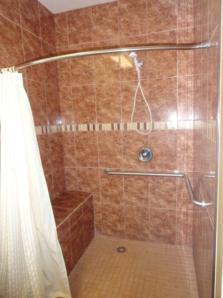 バスルームのシャワー