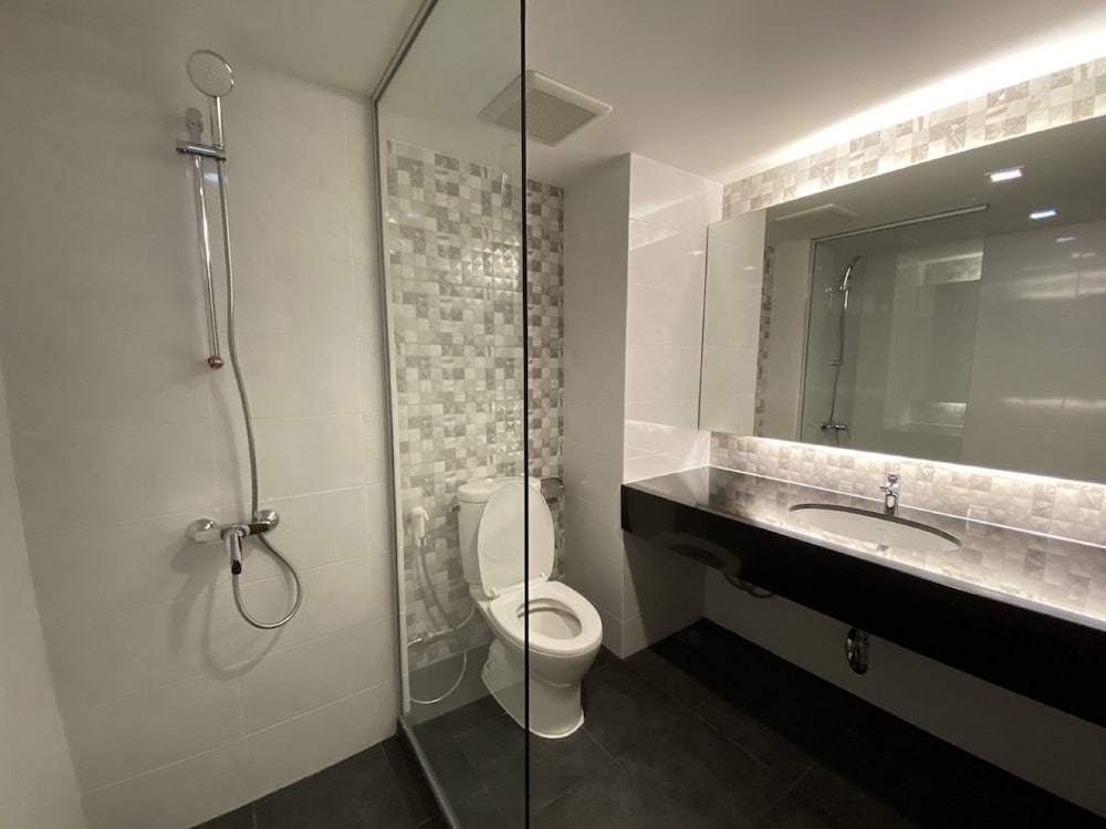 バスルームのシャワー