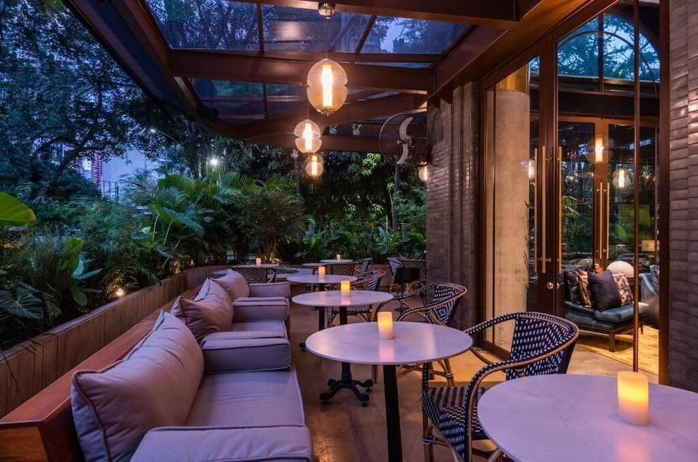 屋外ダイニングエリア