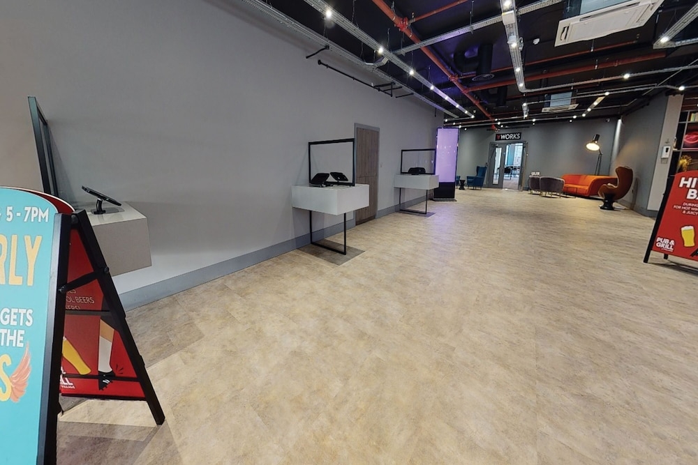 チェックイン / チェックアウト キオスク