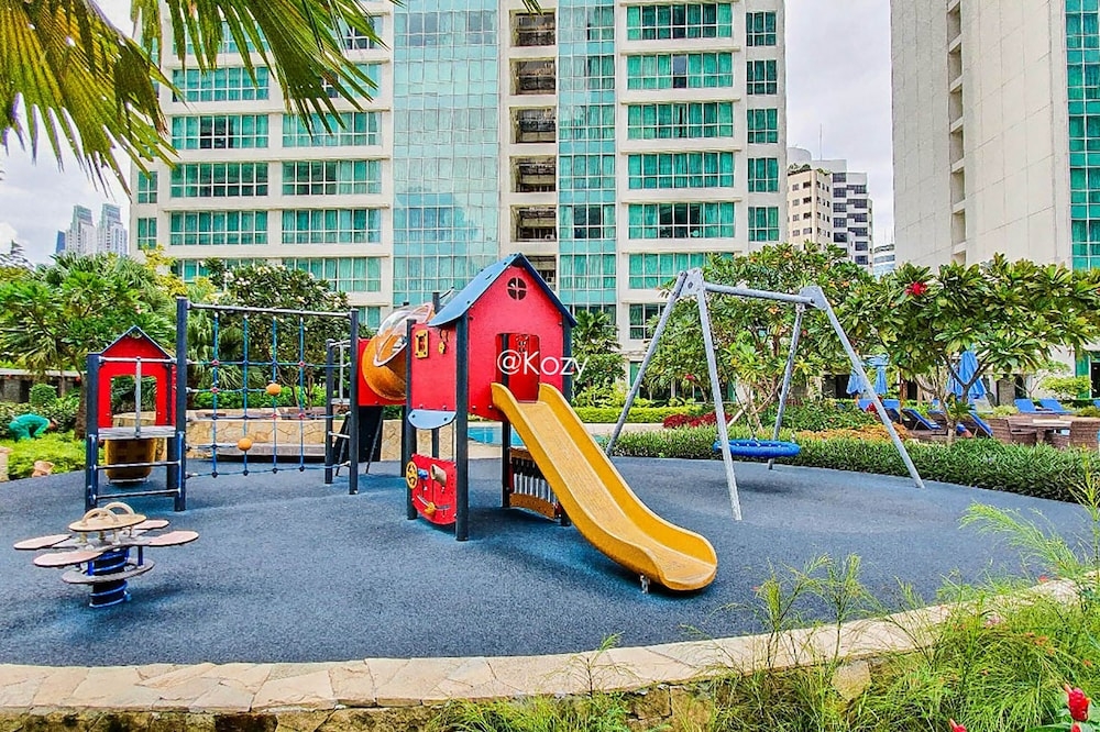 子供用の遊び場 - 屋外