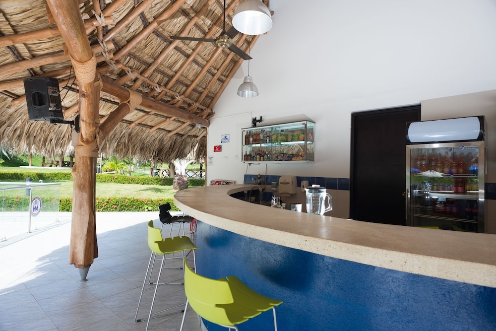 プールサイドバー