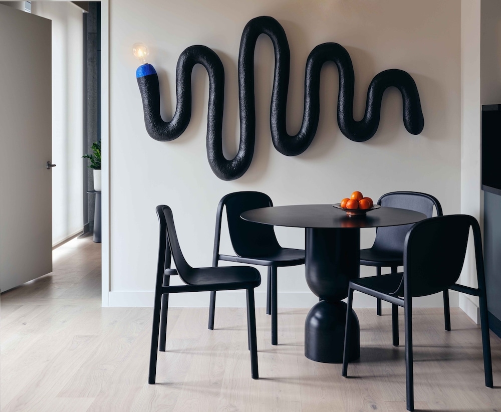 客室内のダイニングエリア