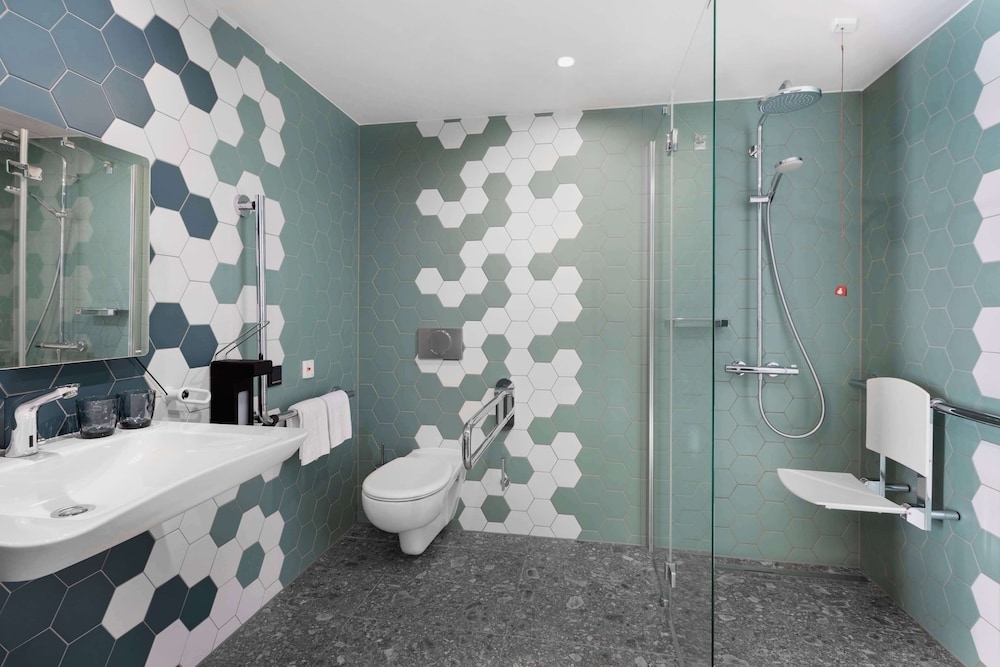 バスルームのシャワー