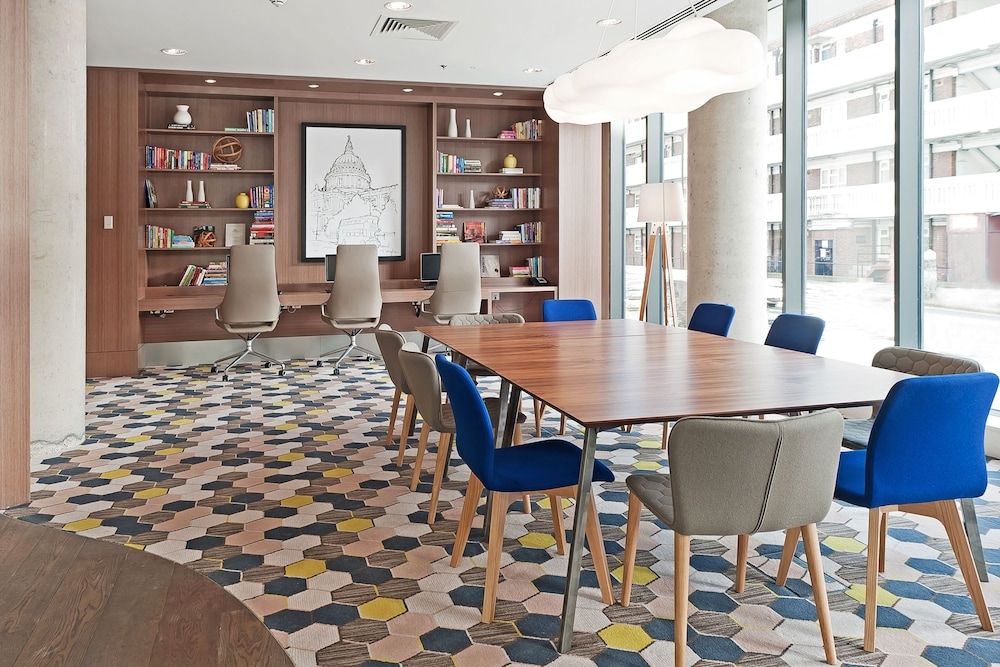 ロビー応接スペース