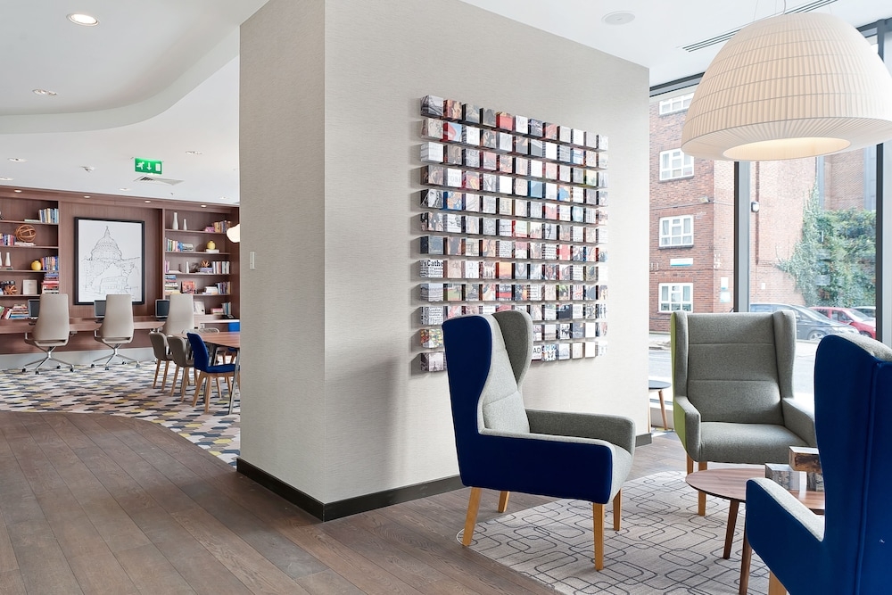 ロビーラウンジ