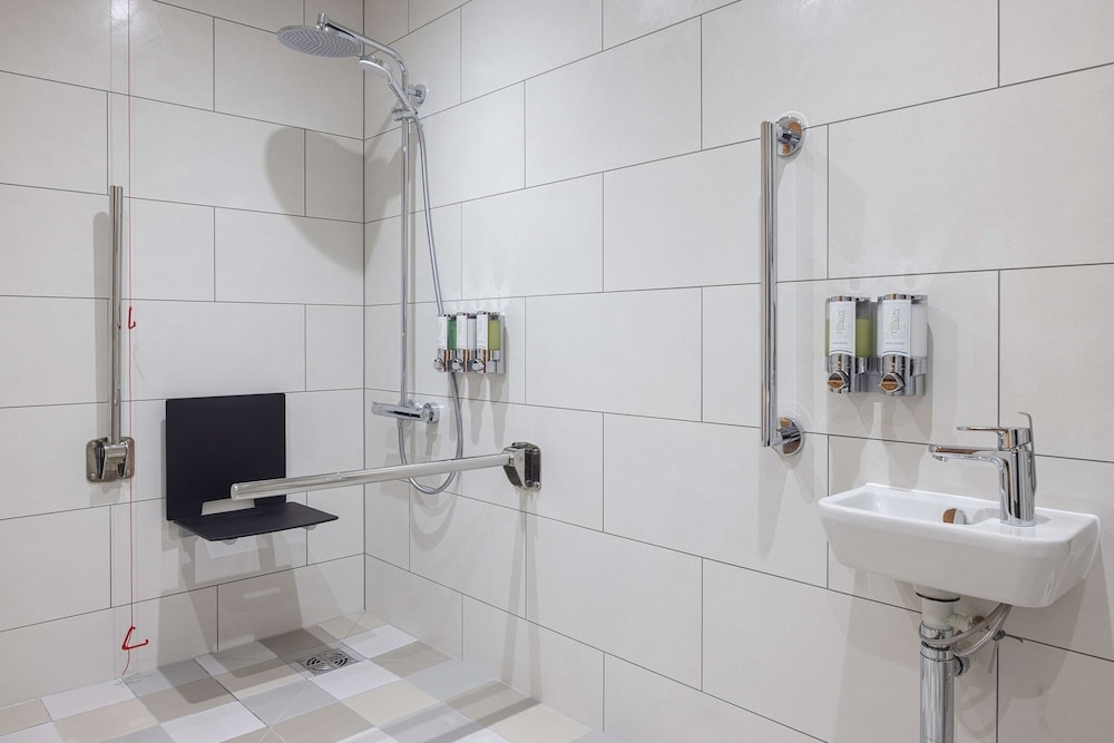 バスルームのシャワー