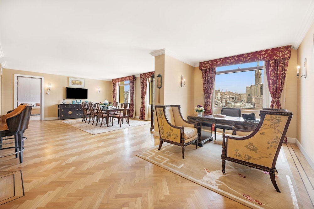 客室内のダイニングエリア