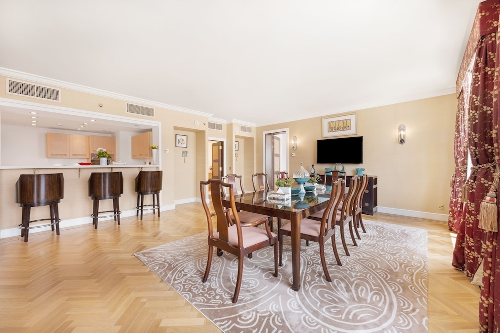 客室内のダイニングエリア