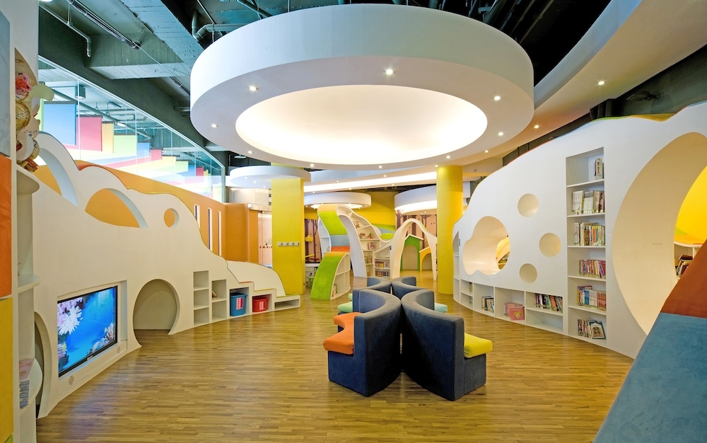 子供用の遊び場 - 屋内