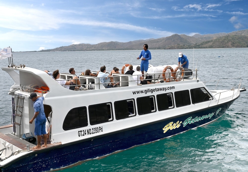 クルーズ ターミナル シャトル