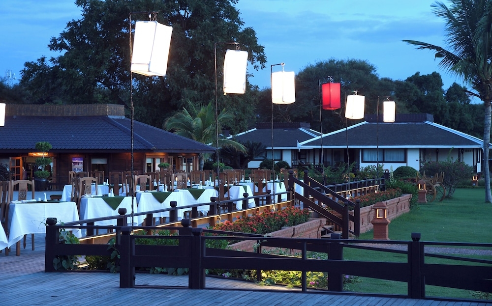 屋外ダイニングエリア