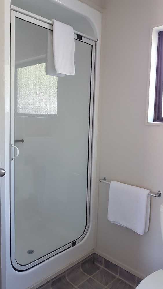 バスルームのシャワー