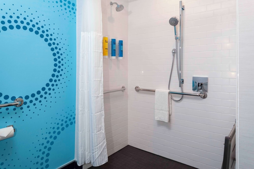 バスルームのシャワー