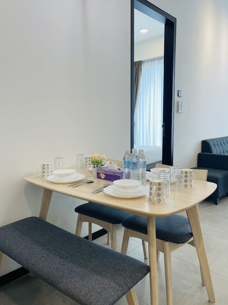 客室内のダイニングエリア