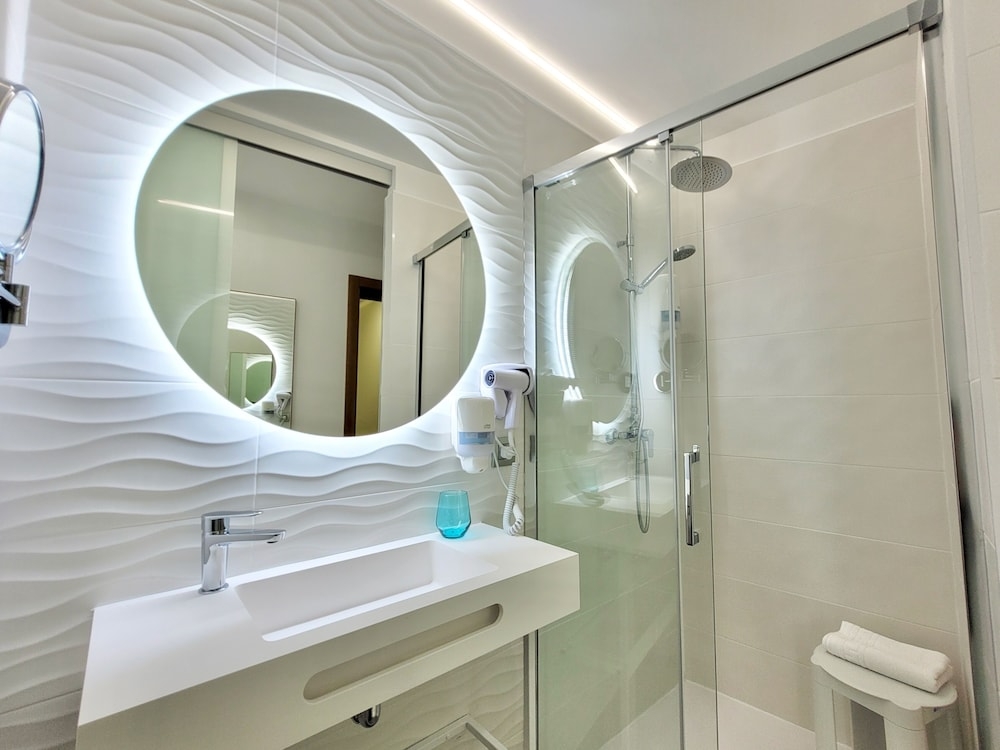 バスルームのシャワー