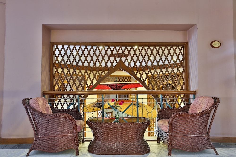 ロビーラウンジ