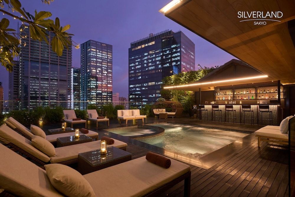 プールサイドバー