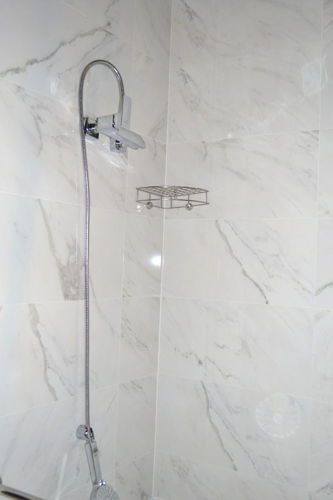 バスルームのシャワー