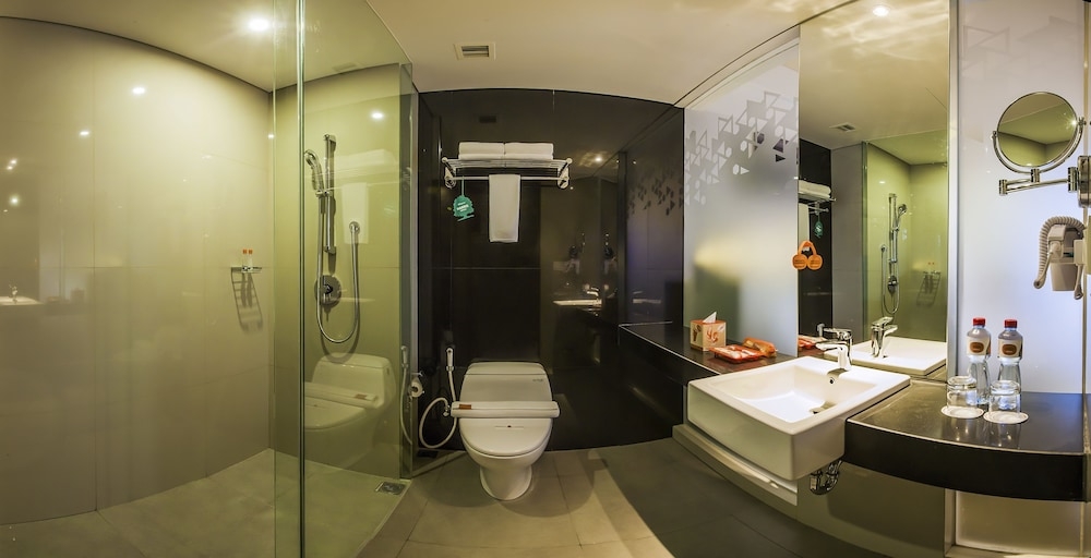 バスルームのシャワー