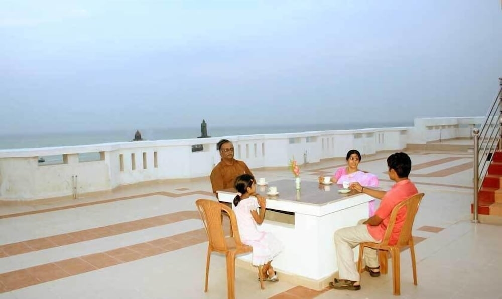 屋外ダイニングエリア