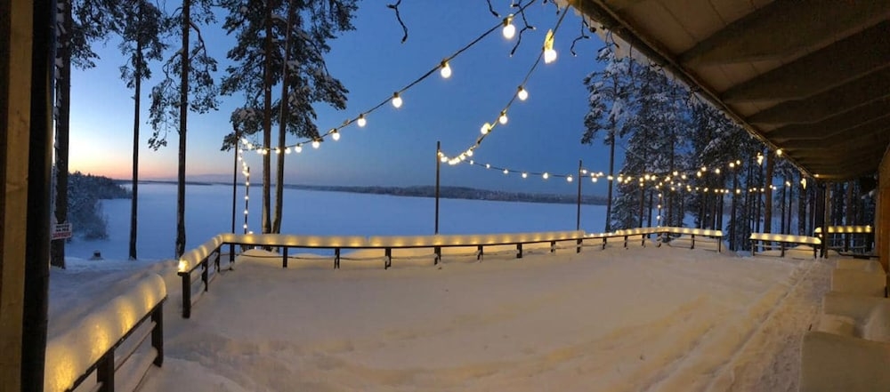 スノーモービル