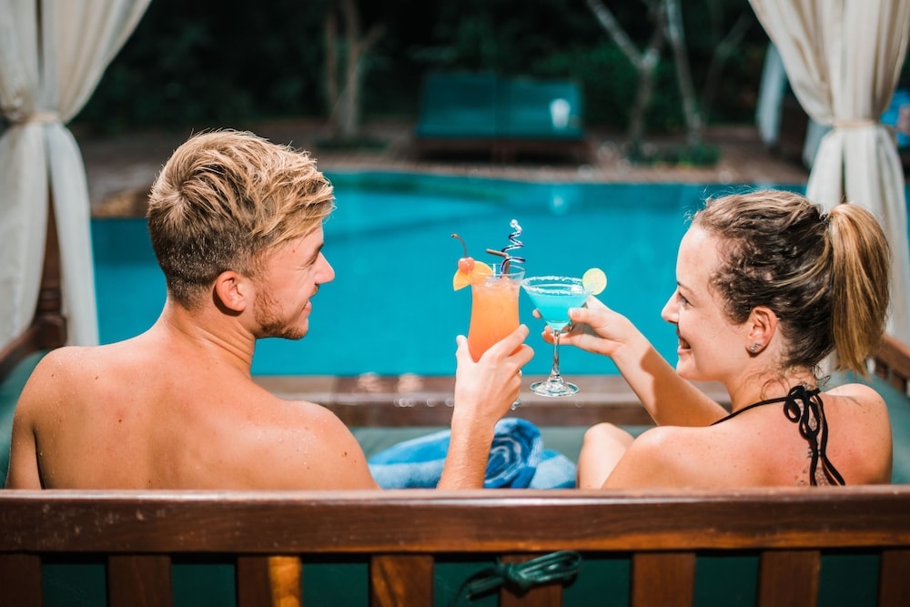 プールサイドバー