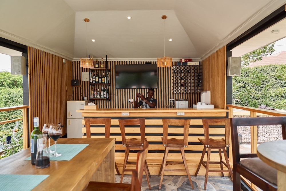 プールサイドバー