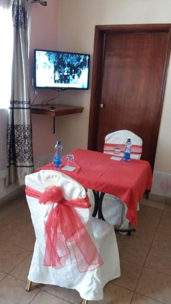 客室内のダイニングエリア