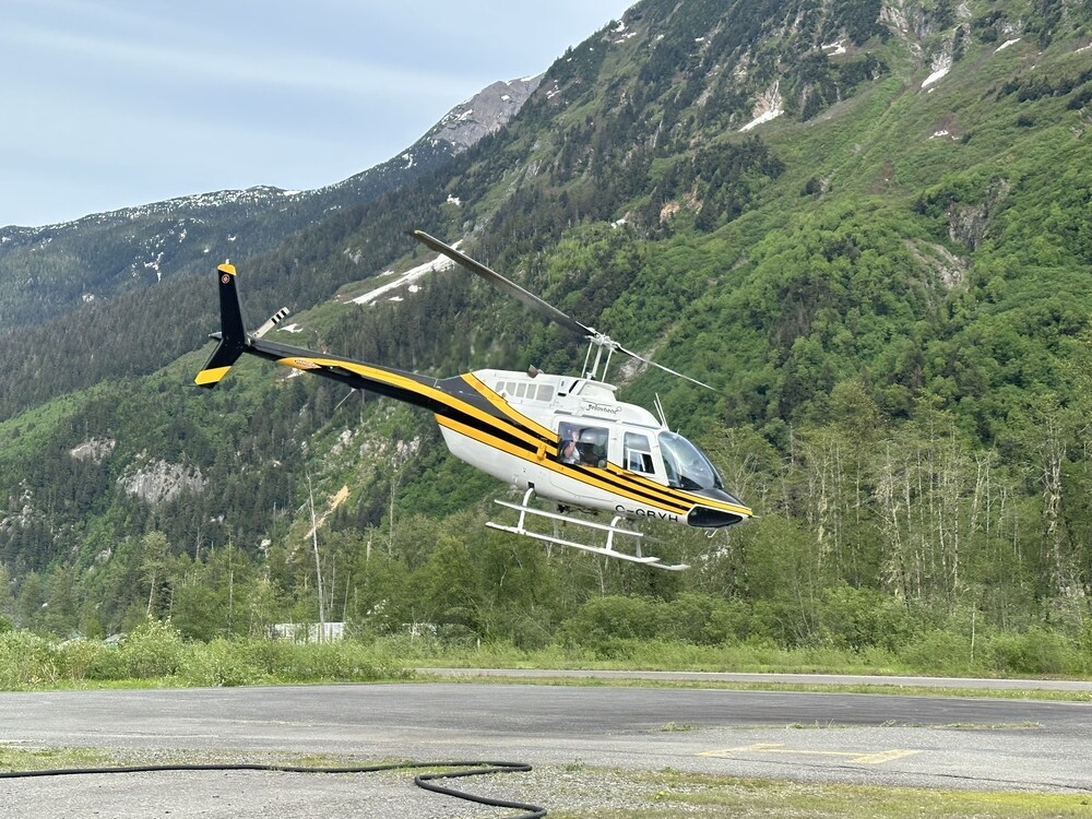 ヘリコプター / 飛行機ツアー