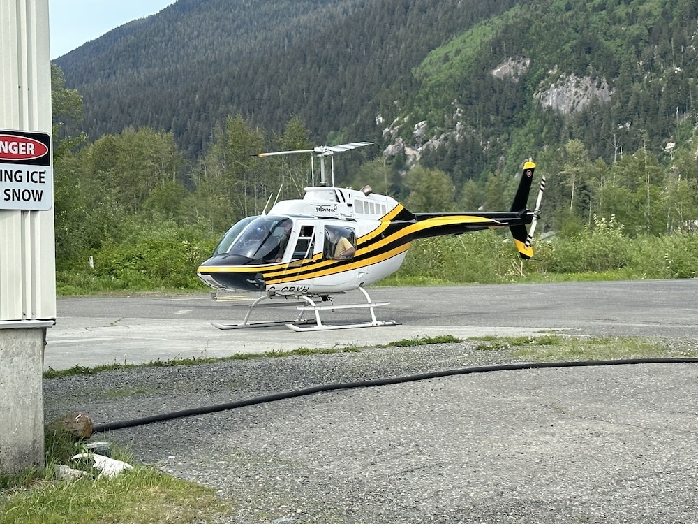 ヘリコプター / 飛行機ツアー