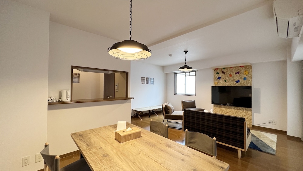 客室内のダイニングエリア