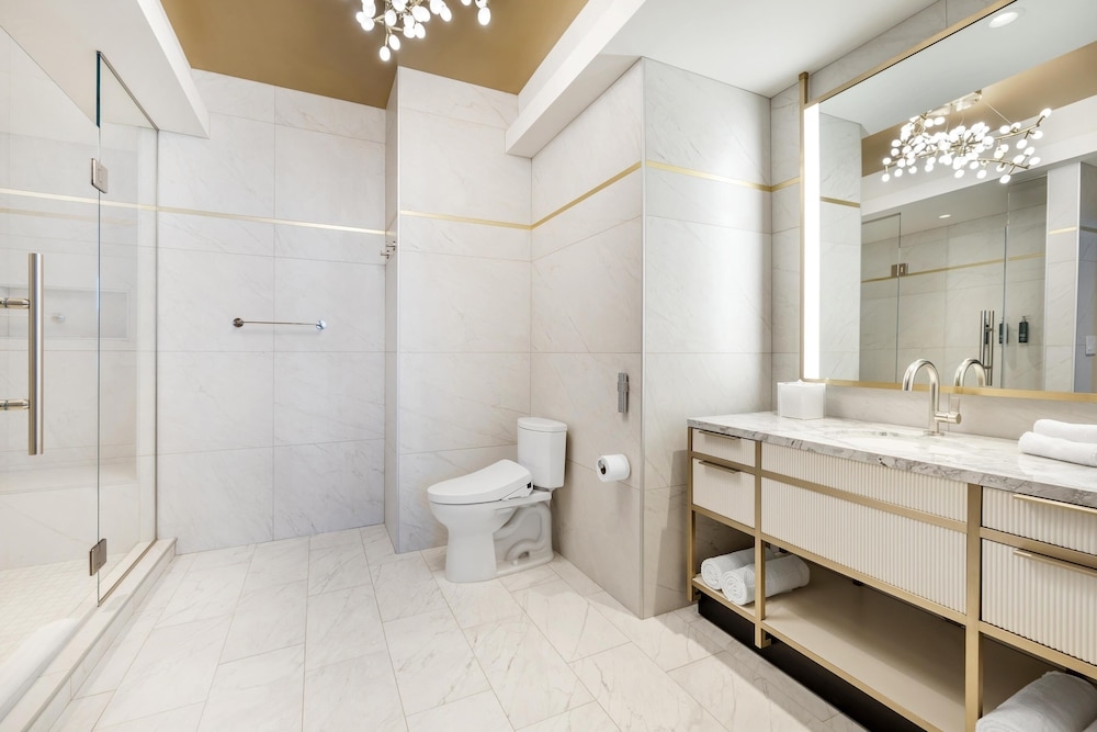 バスルームのシャワー