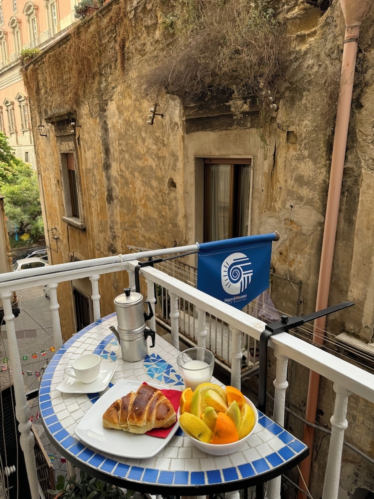 客室内のダイニングエリア