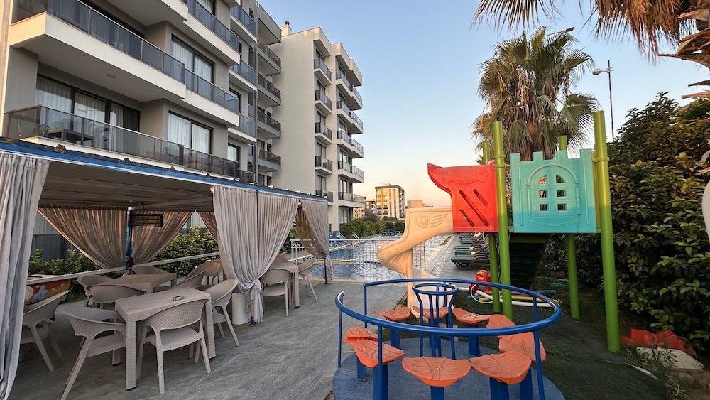 子供用の遊び場 - 屋外