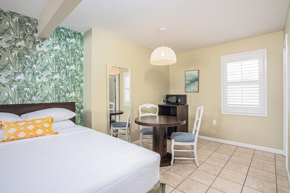 客室内のダイニングエリア