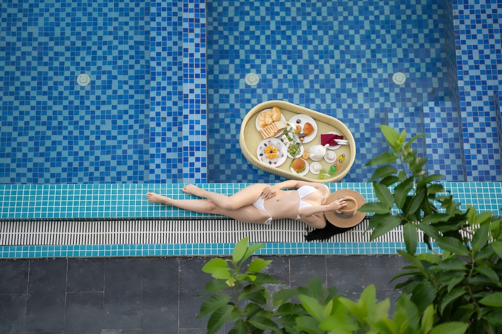 屋内 / 屋外プール