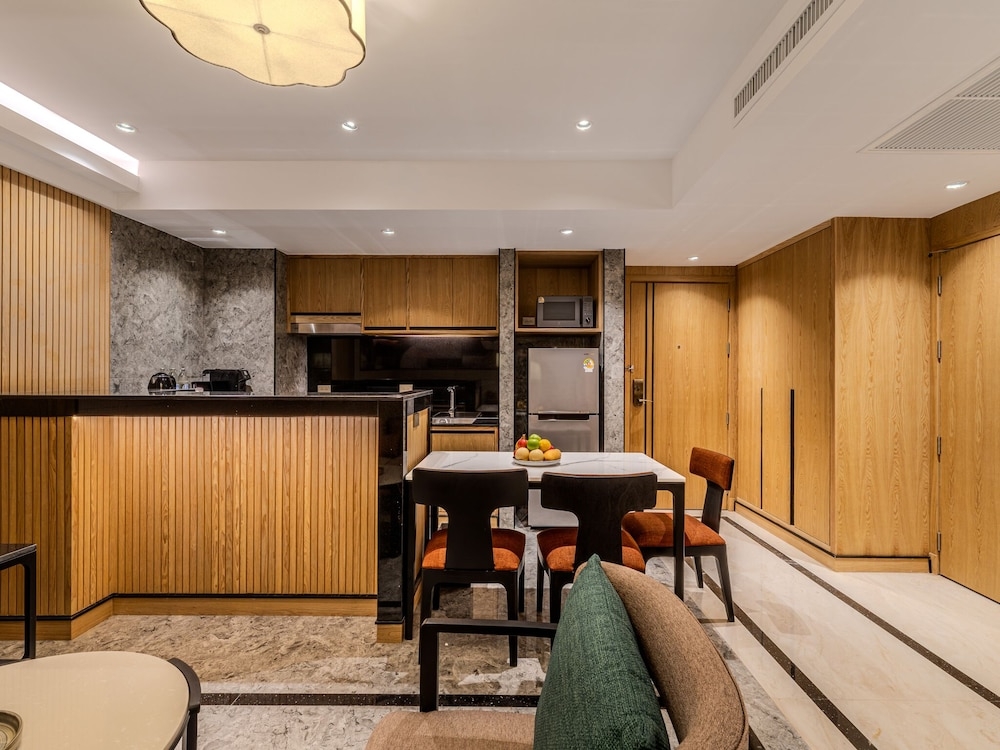 客室内のダイニングエリア